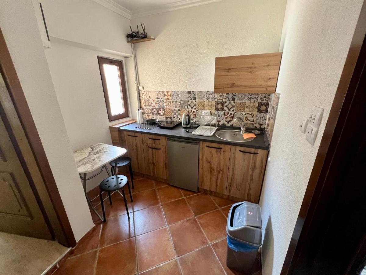 Home Base Apartments Скопье Экстерьер фото